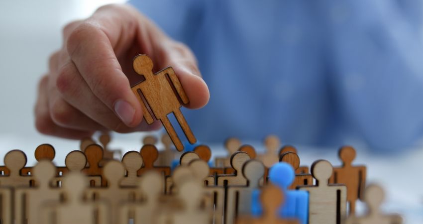Los trafficker digitales también son encargados de segmentar la publicidad para que sea más específica.