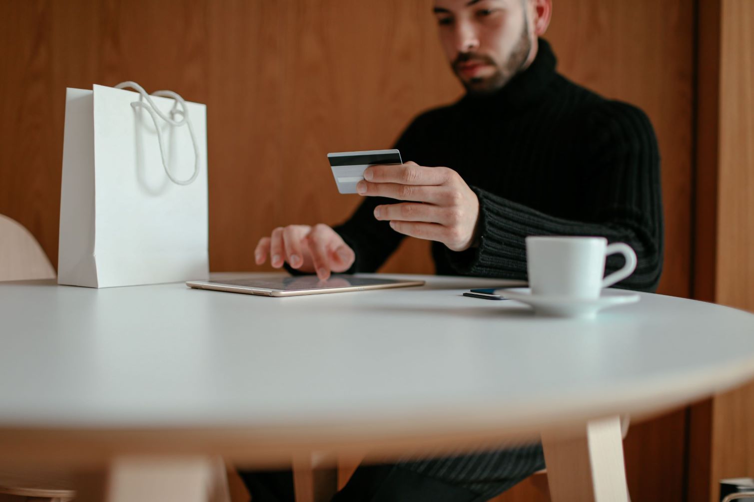 perona comprando en internet